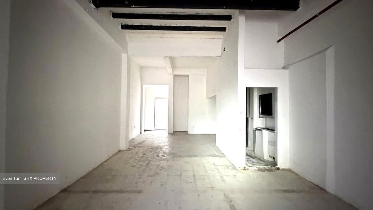 Tras Street (D2), Shop House #627480551